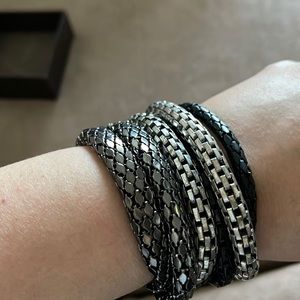 Set of 7 mesh bracelets